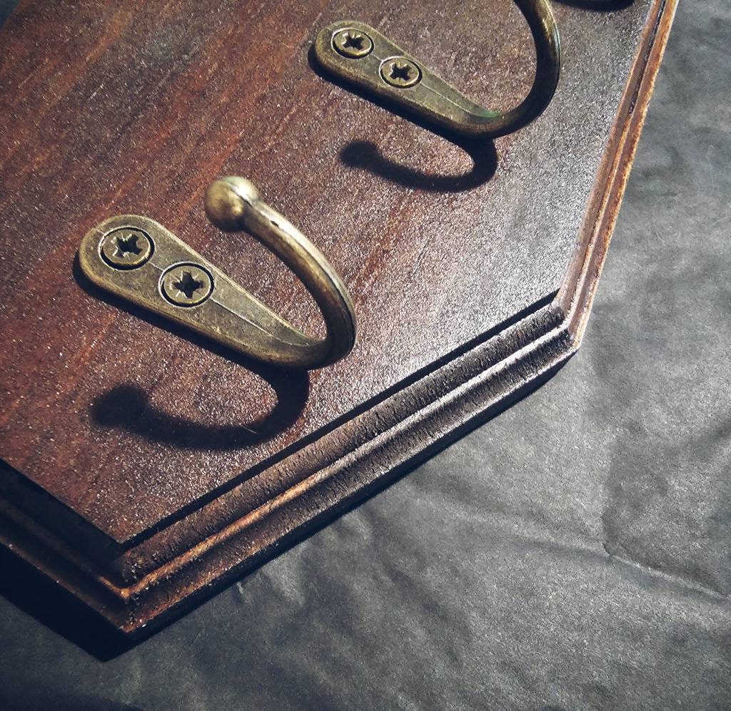 10 inch coffin key rack